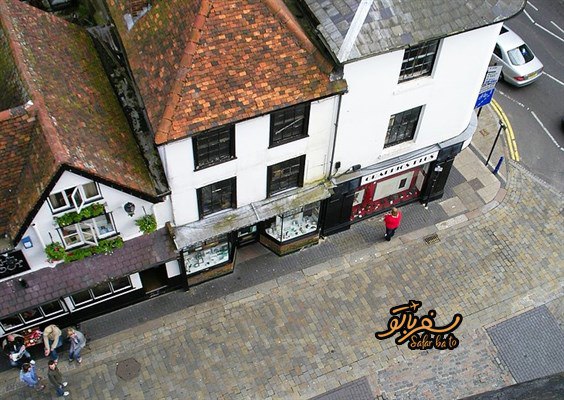 شهر قدیمی و برج ساعت قرون وسطایی